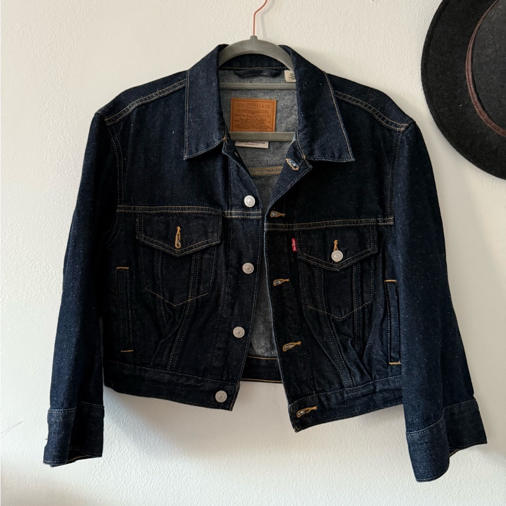 Levis Premium Loose Sleeve Trucker Jacket